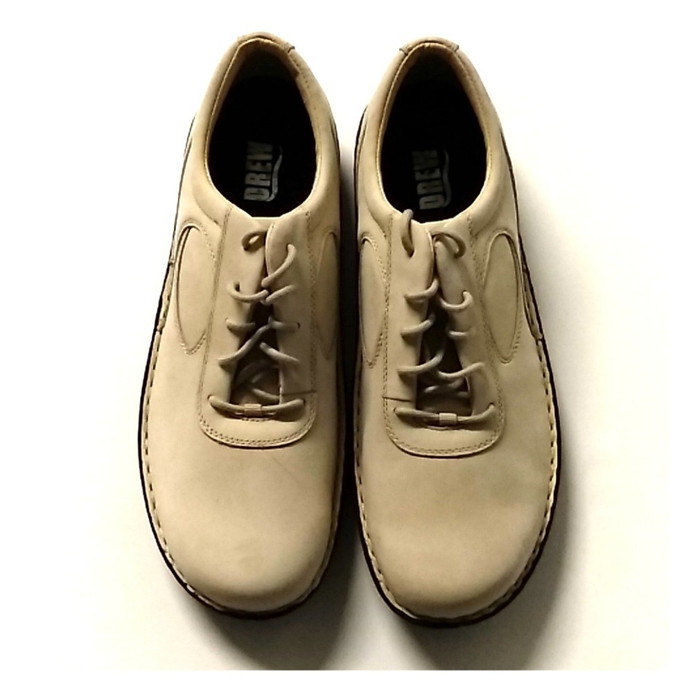 Drew mens Beige dressing shoes Size 10.5